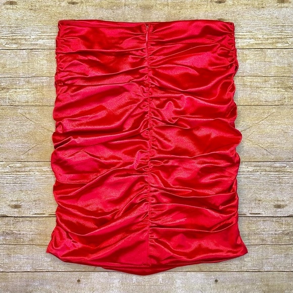 NWT Tiger Mist Dalton Red Satin Crop Top and Skirt Two Piece Set - Picture 7 of 8